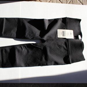 New with Tags SculptKnit® High-Waisted Mesh Capri